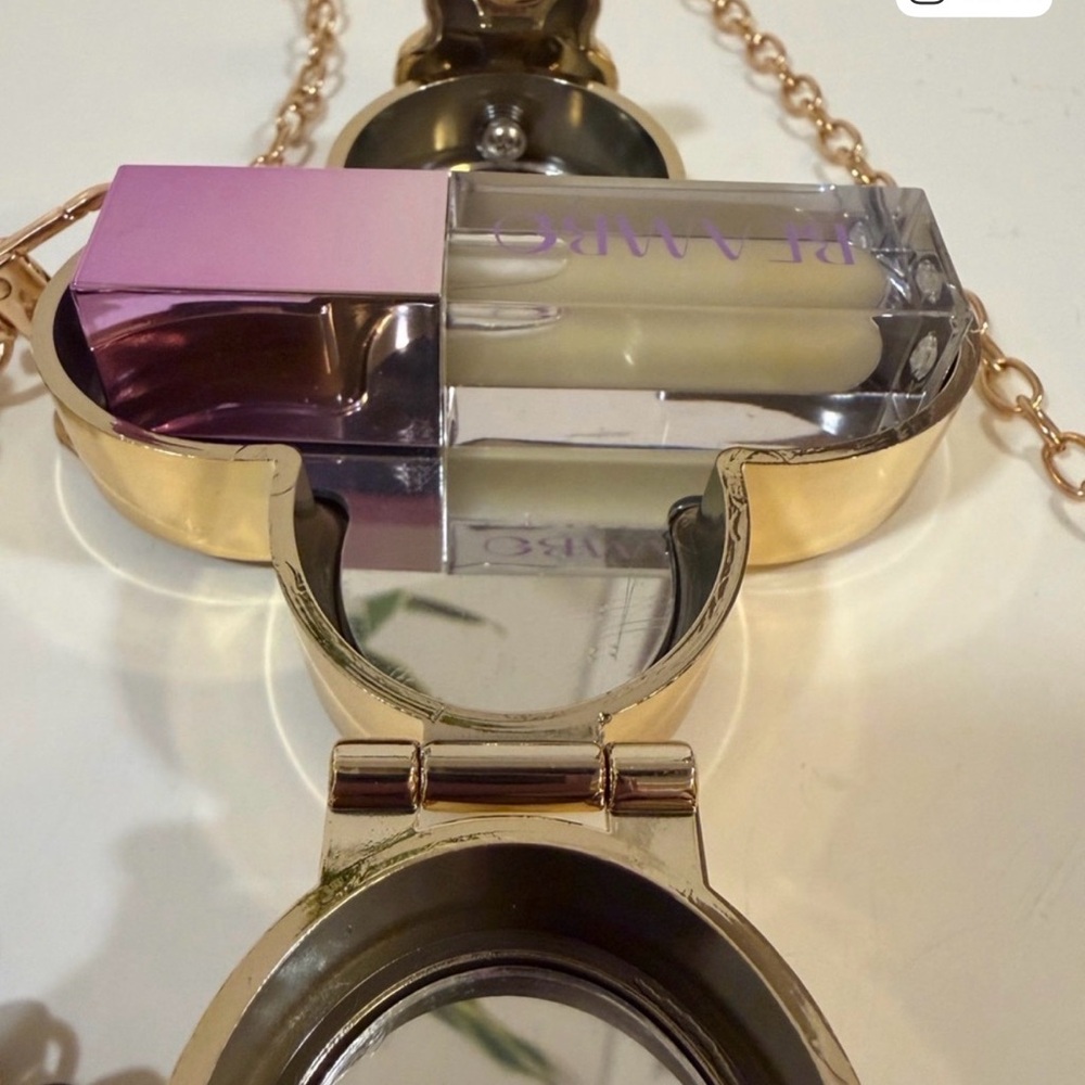Mini Clover Bag and Necklace NWOT - Picture 13 of 14